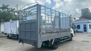 ISUZU 2.5 Tấn Bạt Bửng Nâng