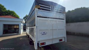 ISUZU 2.5 Tấn Bạt Bửng Nâng