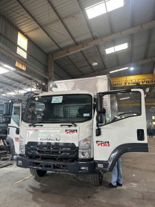 Xe Tải 8 Tấn ISUZU thùng kín