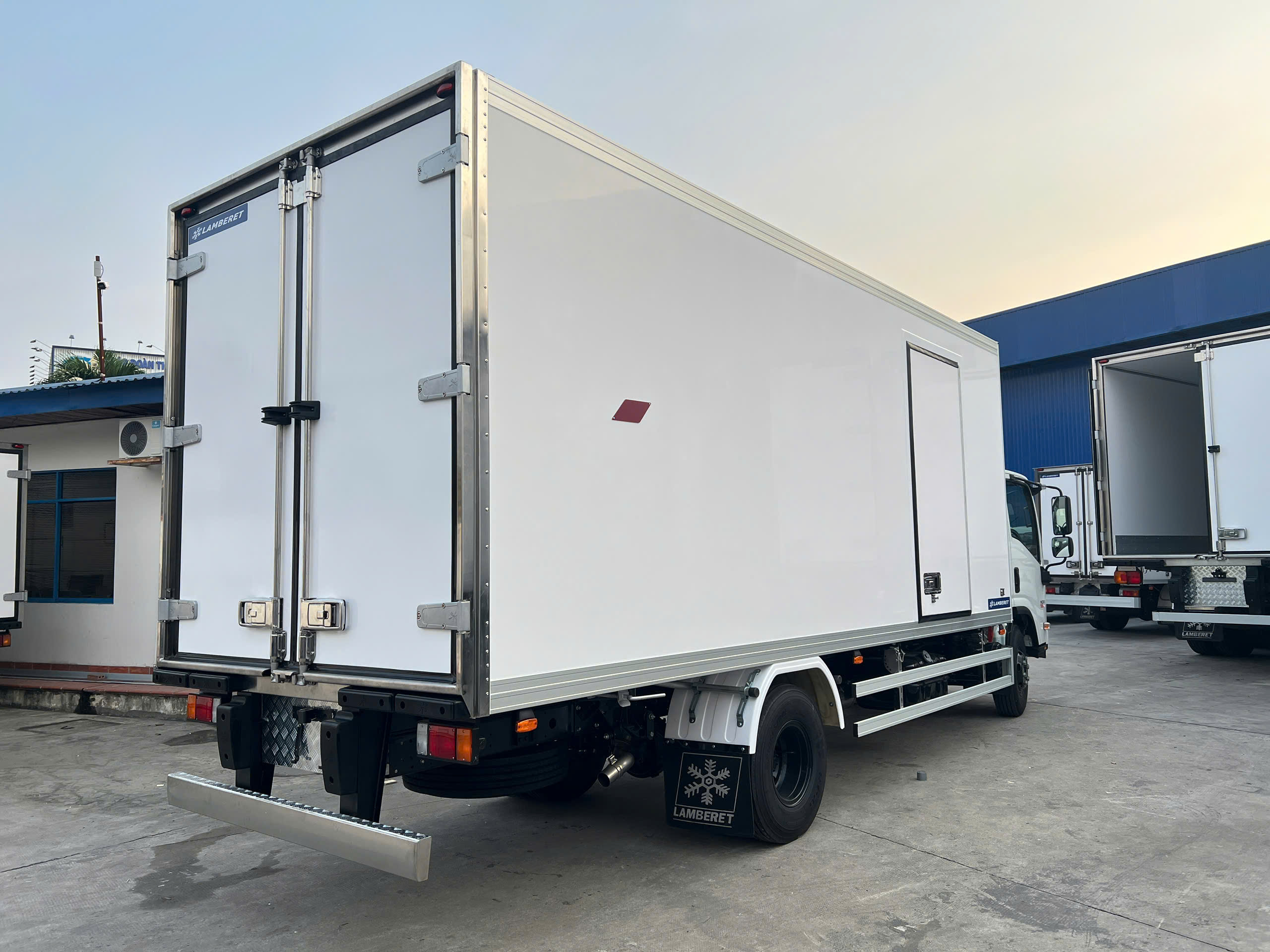 ISUZU 5 Tấn Đông Lạnh Lamberet | NQR 550
